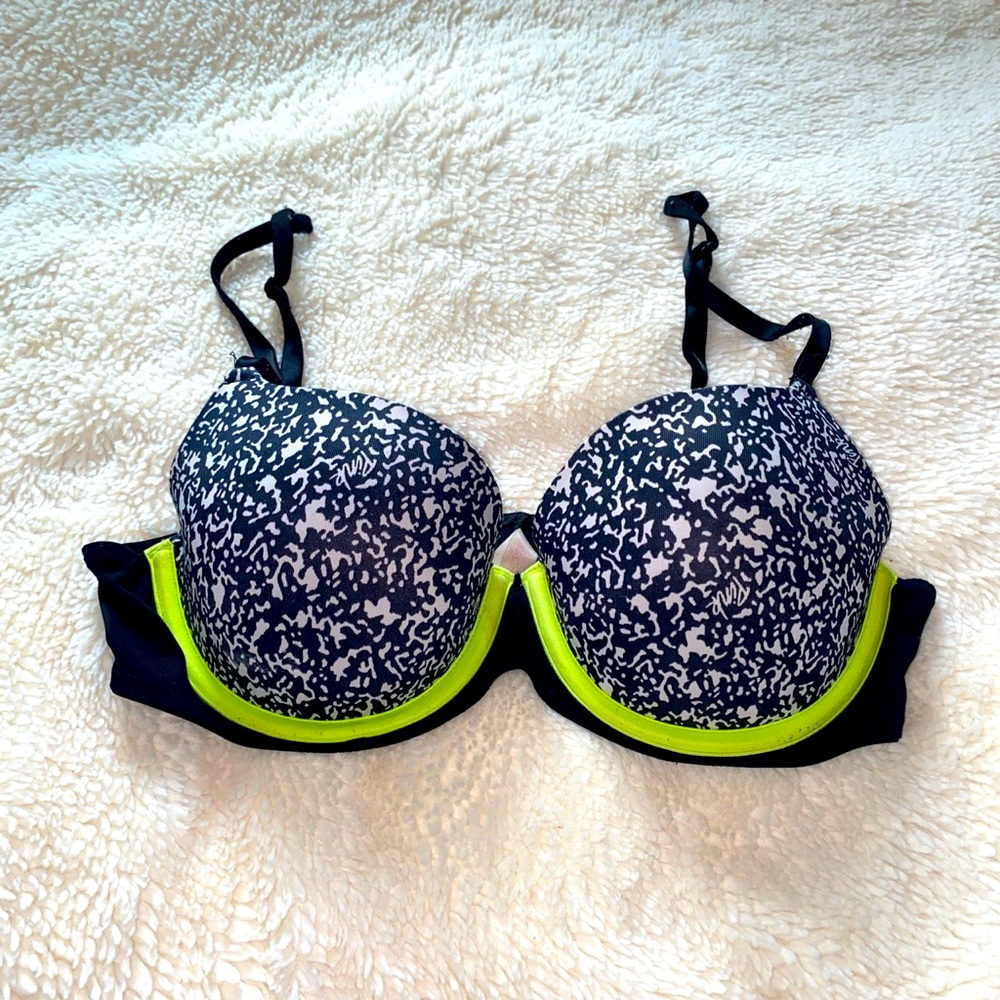 Victoria’s Secret pink bra, S-36B 💗🖤💚